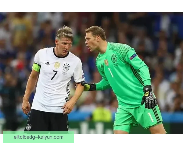 诺伊尔职业态度持续受到称赞，展现出领袖气质与职业精神