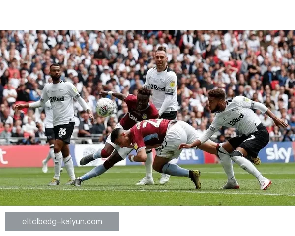 纳乔在新赛季中表现稳健，持续提升客场防守能力受到关注