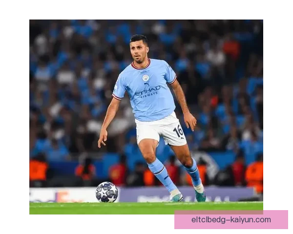 阿什利·扬在曼联时期表现稳健，攻防两端持续贡献