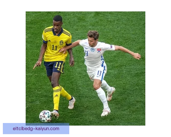 伊萨克禁区跑动积极，进攻端表现持续提升