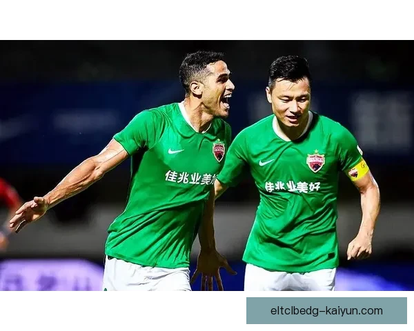 联赛收官阶段热点球队表现稳健，争冠保级形势走势清晰